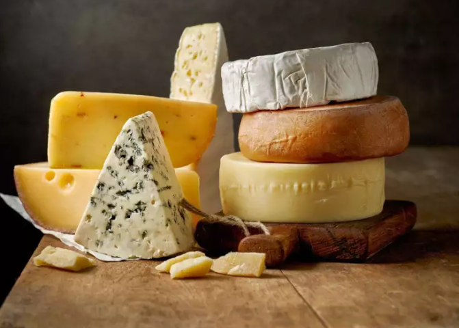 Vente de fromage de brebis, Nay